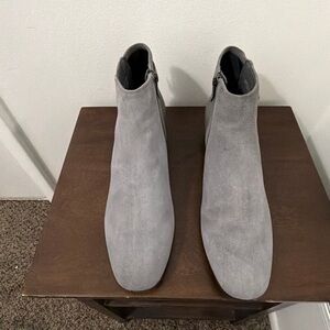 Easy Spirit Women's Gray Suede Ankle Boots. NWOT